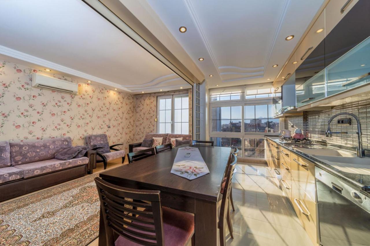 Lovely Flat With Sea View Near Beach In Muratpasa Antalya Buitenkant foto